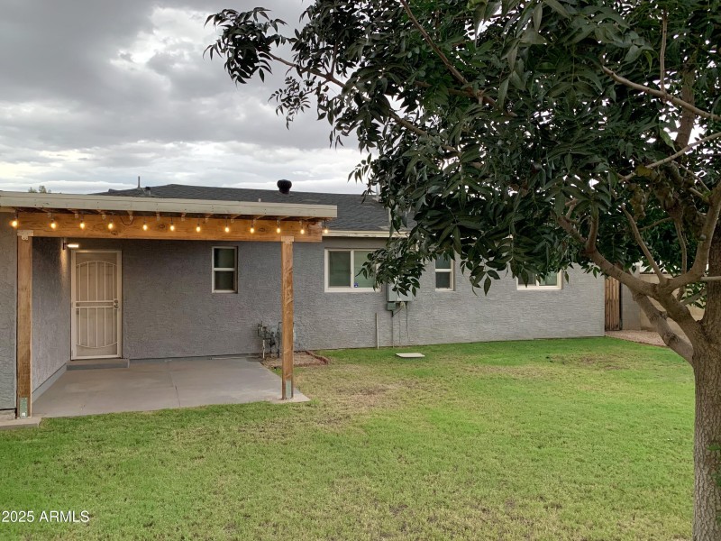 2531 E Indianola Ave