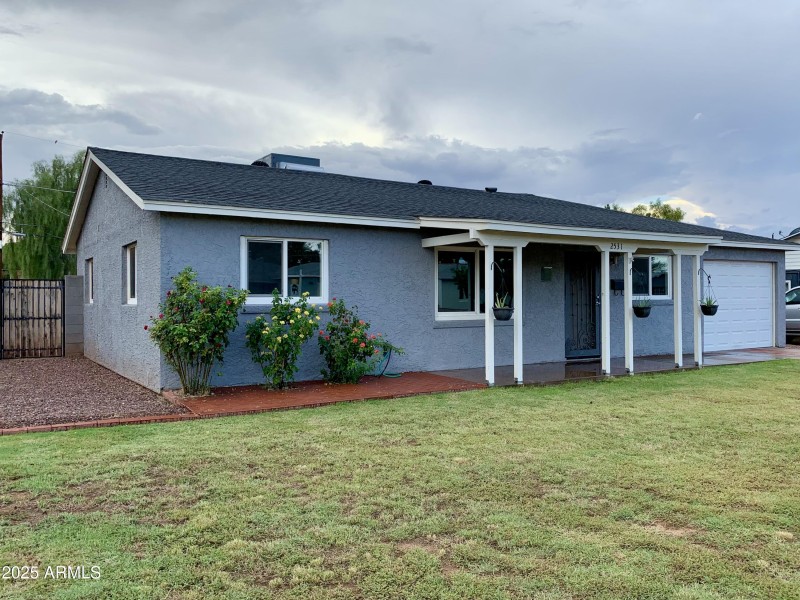 2531 E Indianola Ave