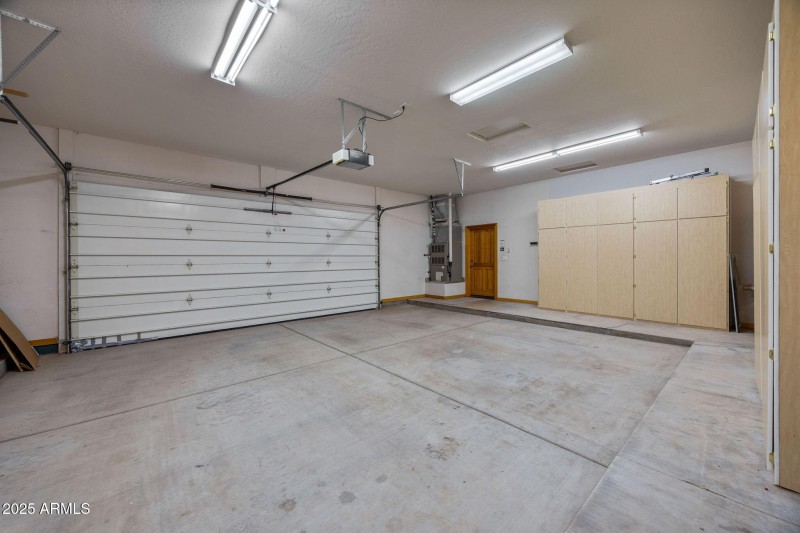 2758JaguarCir-Heber-AZ-27