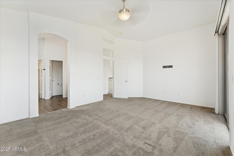 30-030-primary-bedroom