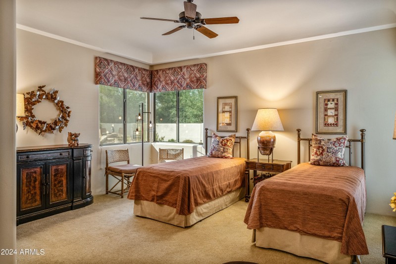 Second primary suite for guests