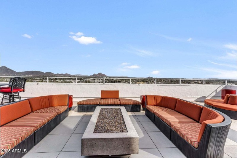 Roof Top Community Lounge