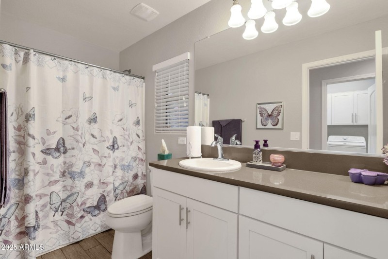 27-web-or-mls-2860-e-detroit-st