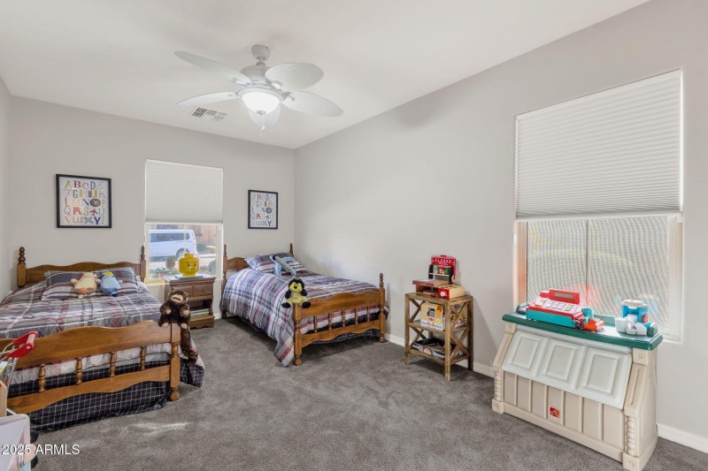 28-web-or-mls-2860-e-detroit-st