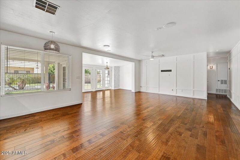 14-Dining & Great Room