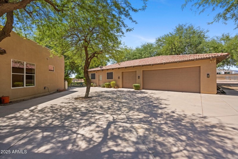 51-web-or-mls-8822-n-172nd-dr