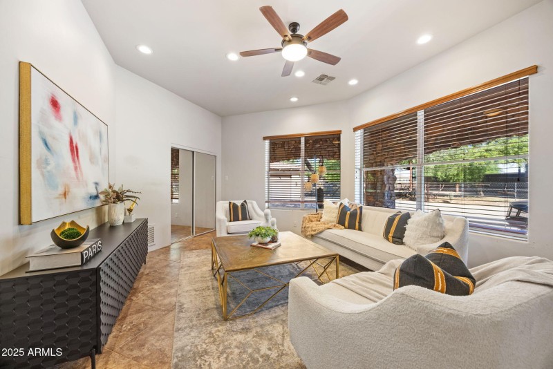 30-web-or-mls-8822-n-172nd-dr