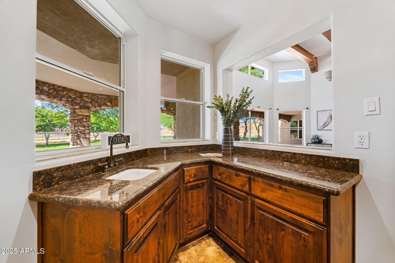 20-web-or-mls-8822-n-172nd-dr