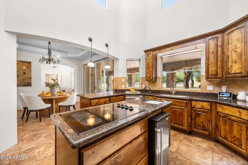 14-web-or-mls-8822-n-172nd-dr