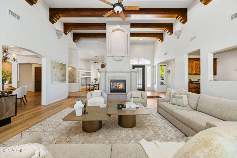 8-web-or-mls-8822-n-172nd-dr