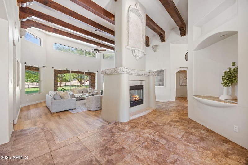 5-web-or-mls-8822-n-172nd-dr