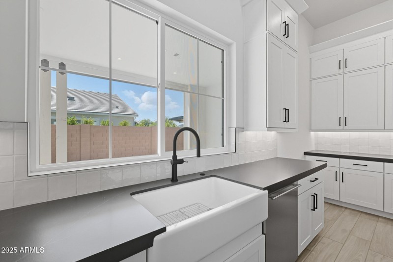 Kitchen W Under Cabinet Lighting