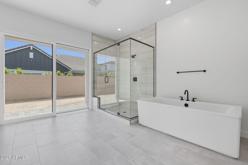 Primary Bathroom W Soak Tub & Shower
