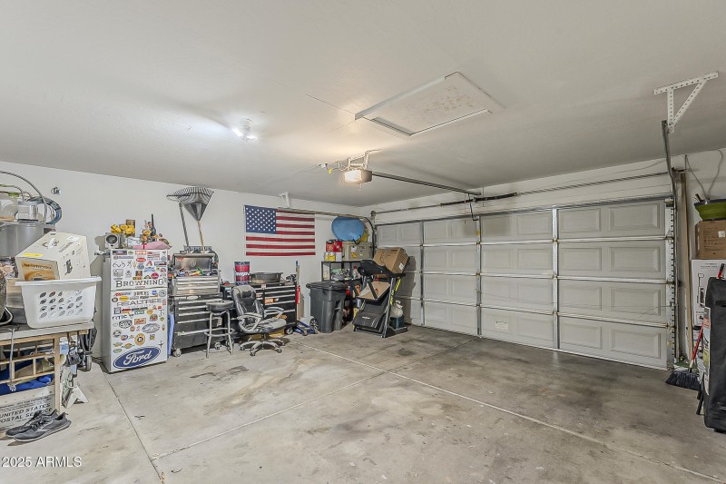2 CAR GARAGE