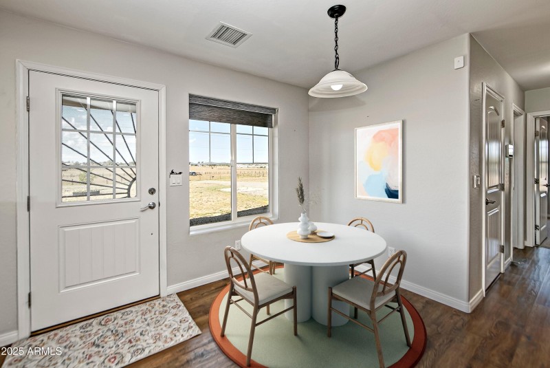 Dining Virtually Staged