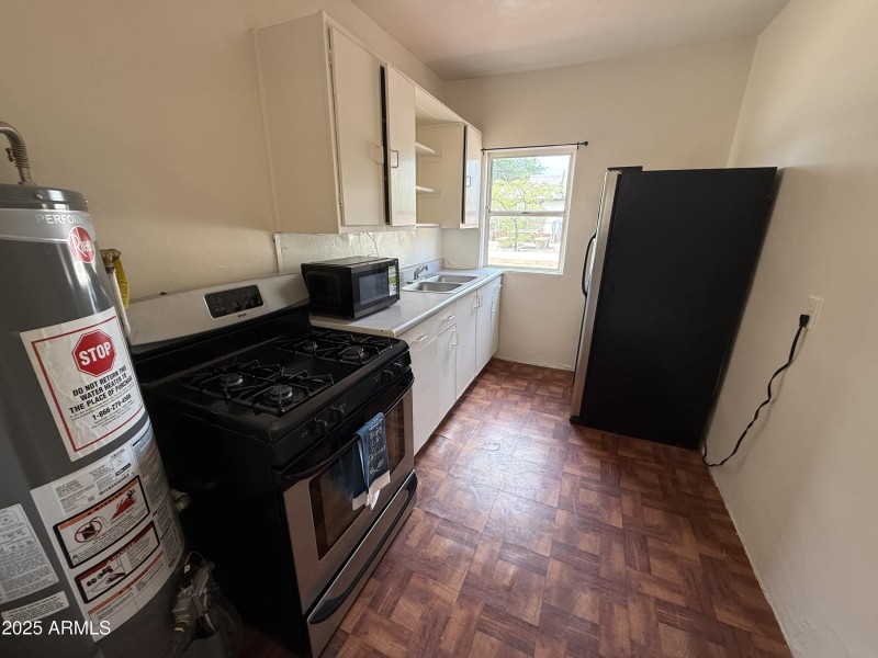 Vacant Unit 2 Kitchen