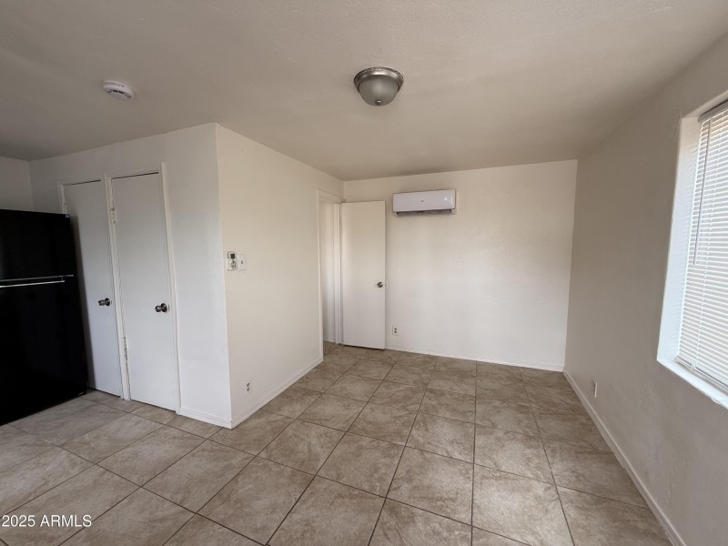 Vacant Unit 4 Studio Living