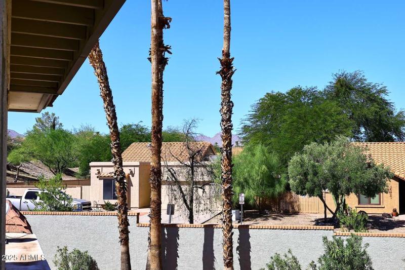 Covered Balcony-Mountain View