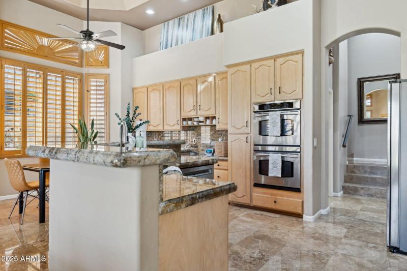 19-web-or-mls-5819-w-abraham-ln