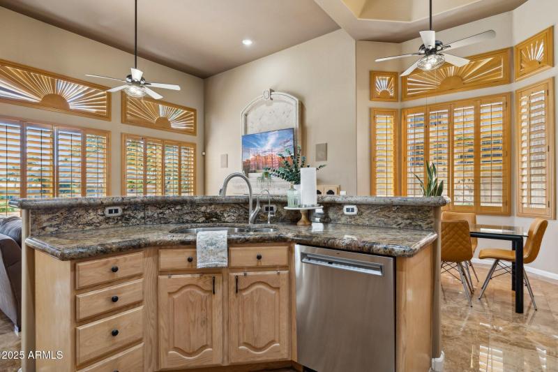 20-web-or-mls-5819-w-abraham-ln