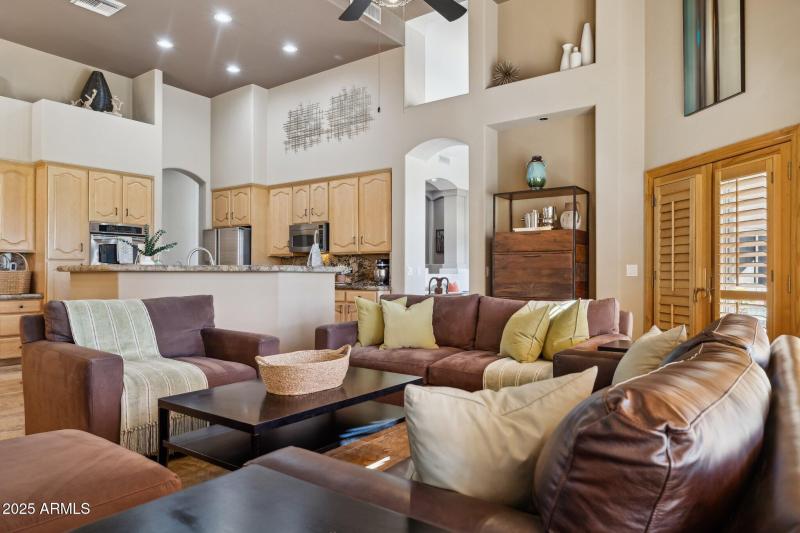 25-web-or-mls-5819-w-abraham-ln