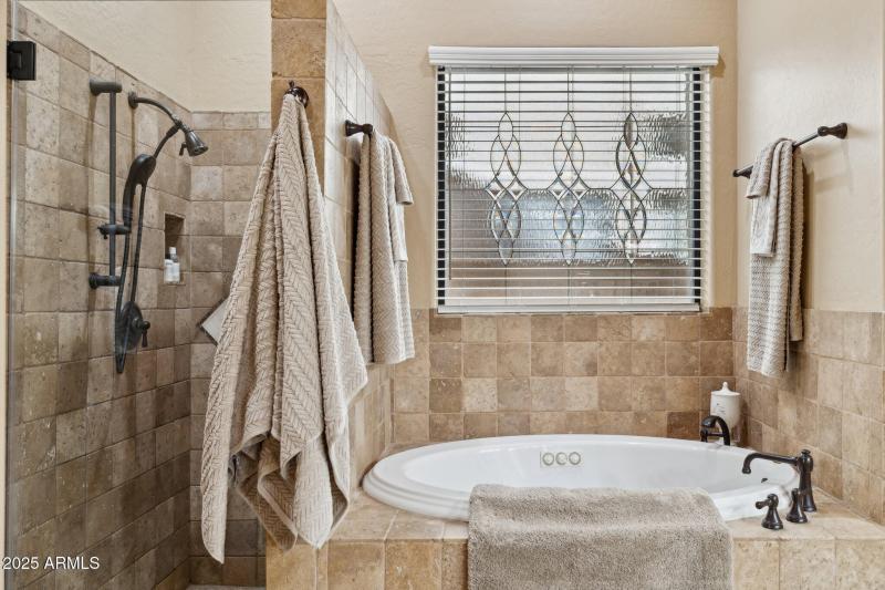 34-web-or-mls-5819-w-abraham-ln