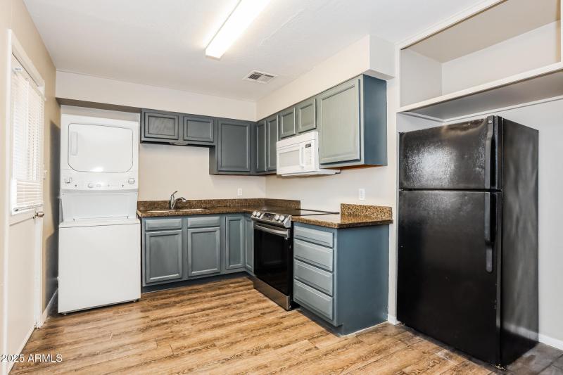 7-photo-Kitchen-01110c16-5029-4e41-9ed0-