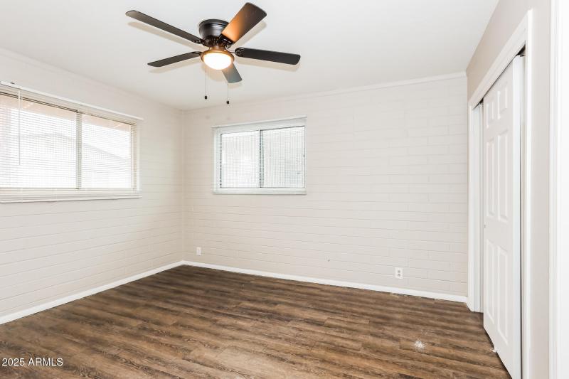 9-photo-Main-Bedroom-f46347ef-a213-4e7d-