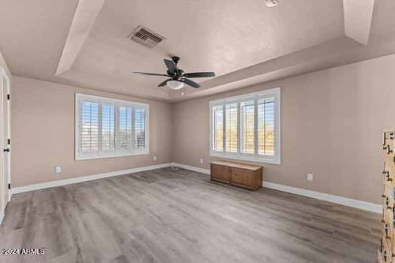 large-0193083a-21c3-7085-a958-4ab902360d