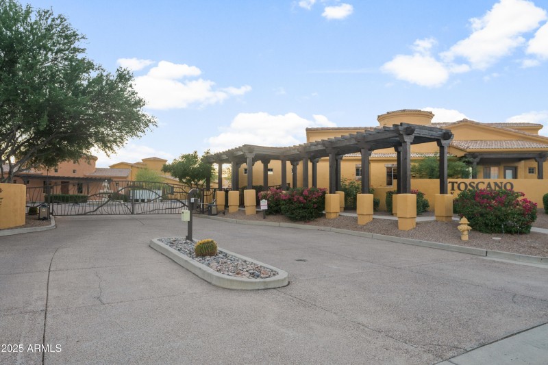 5370-S-Desert-Dawn-Dr-Unit-72-48