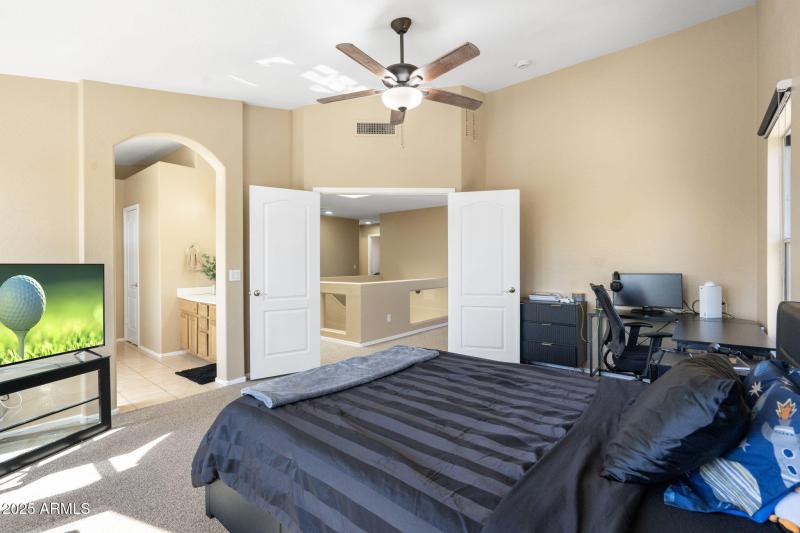 32-web-or-mls-QVB01983