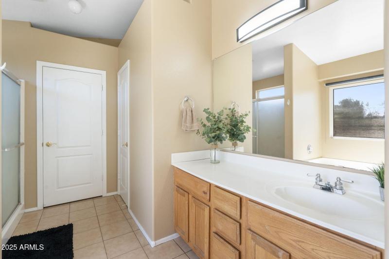 37-web-or-mls-QVB02002