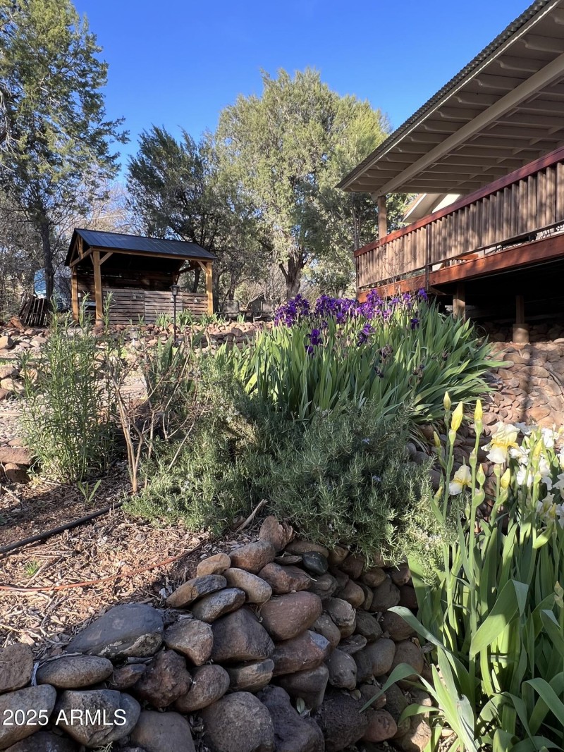 Garden Outdoor Kitchen