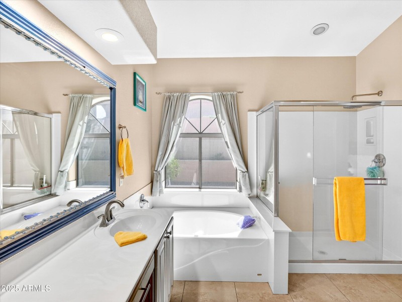 16-17132 E Hillcrest Dr-16