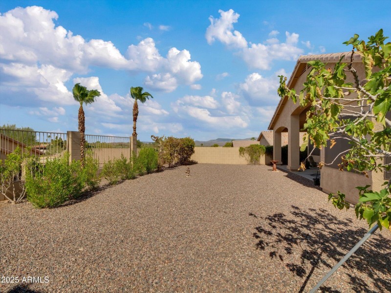 20-17132 E Hillcrest Dr-20