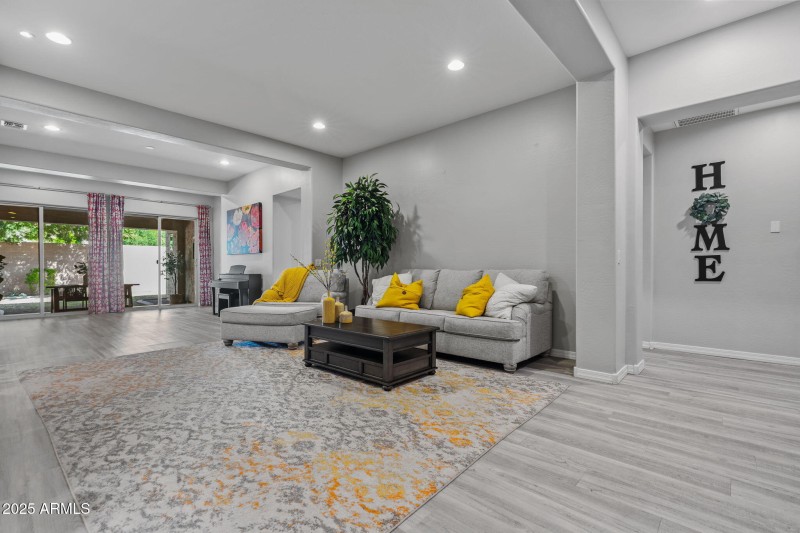 8-web-or-mls-9238 W Buckhorn Trail Revis