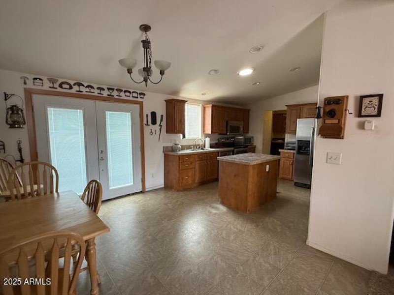 7AA06BDC-8493-4EB0-894E-BA90735F05EF