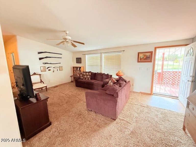 E64EAB84-FB21-46EB-B93F-EECD147D04DC