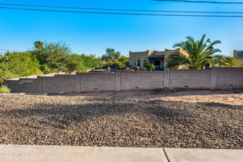 9801-E-Fortuna-Ave-New-BackYard-15