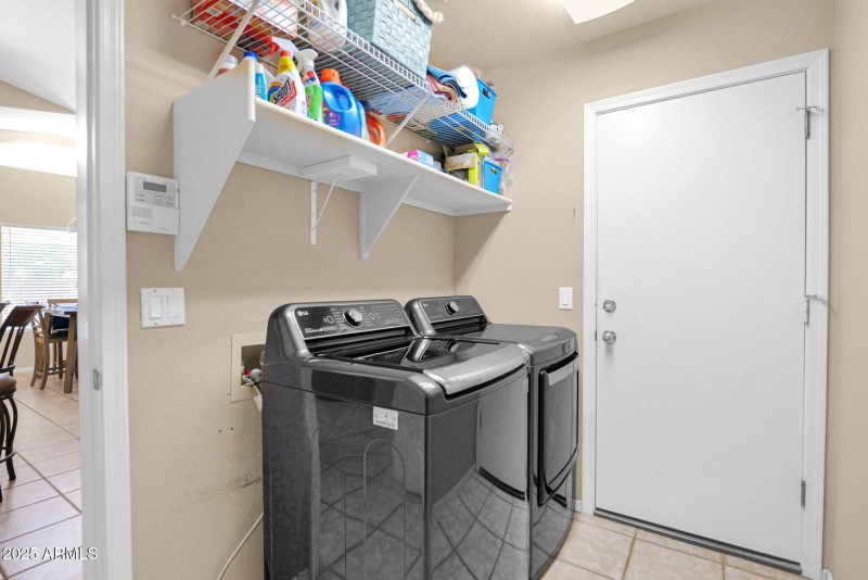 1701 Springfield - 26Laundry