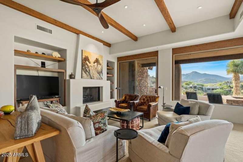 006_Great Room Warmth