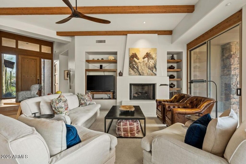 007_Great Room Details