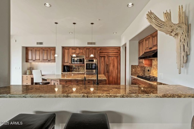 009_Kitchen Conversation