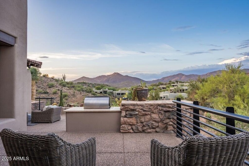 037_Elevated Remarkable Vistas