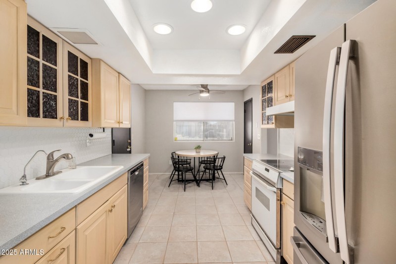 Bright Eat In Kitchen