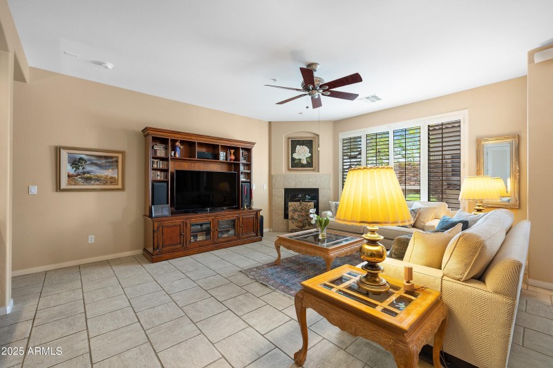 7445 E Eagle Crest 1145 Great Room with