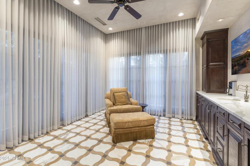 098_Primary Sitting Room