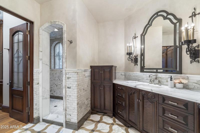 100_Primary Bathroom