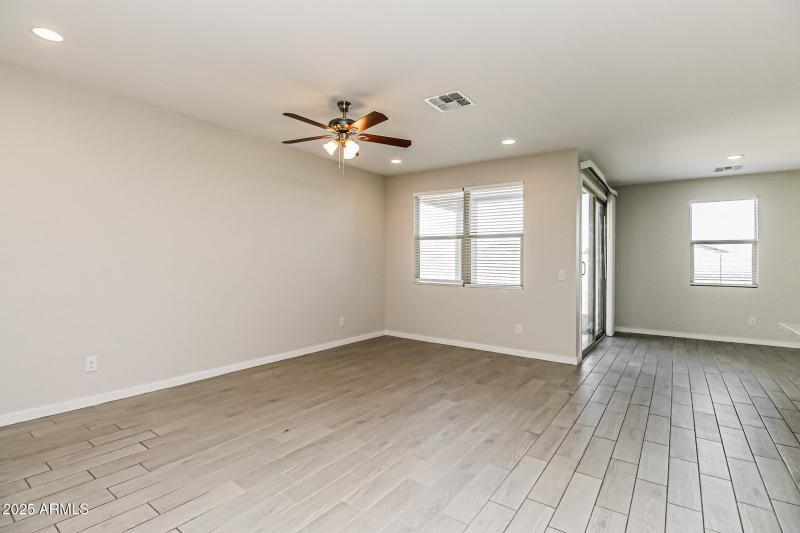 003-photo-living-room-14849886