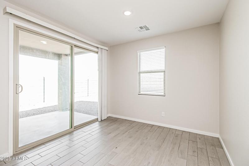 004-photo-dining-room-14849866